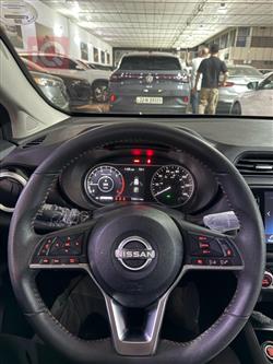 نيسان فيرسا